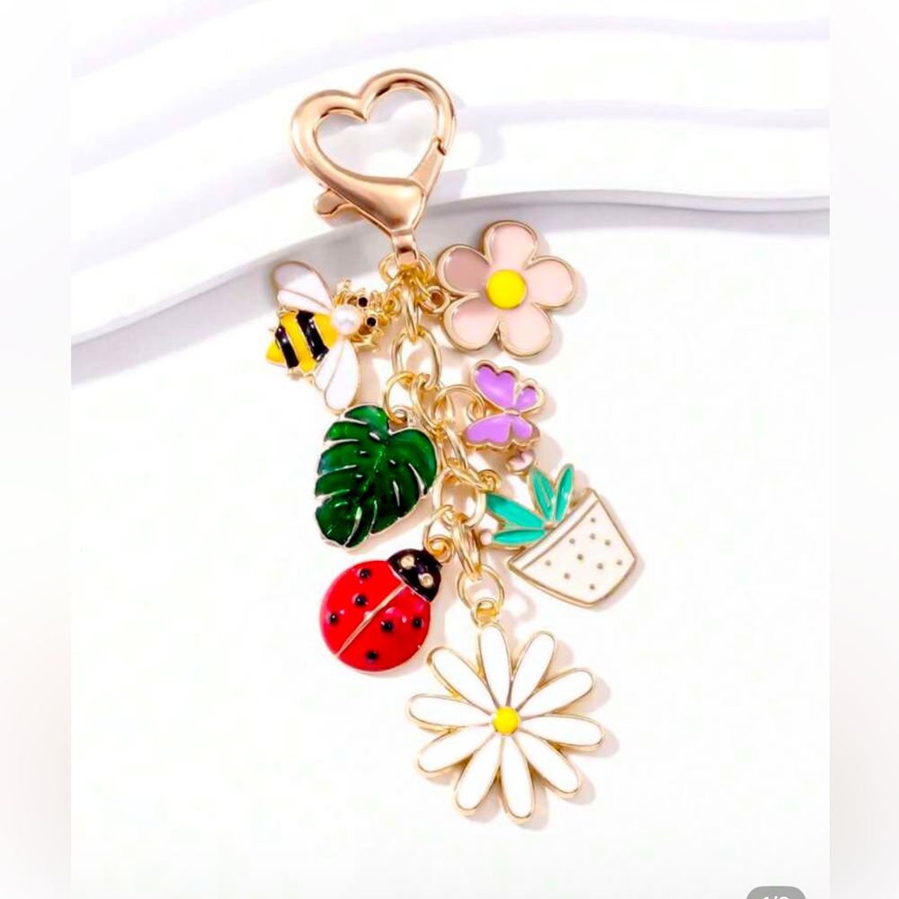 🐝 & 🐞Keychain with Colorful Enamel Accents and Bee Press-On Nails 3pc Gift Set - Picture 3 of 7